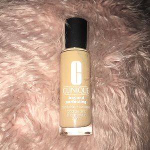 Clinique Makeup - Clinique beyond perfecting foundation + concealer Clinique Makeup - Clinique beyond perfecting foundation + concealer